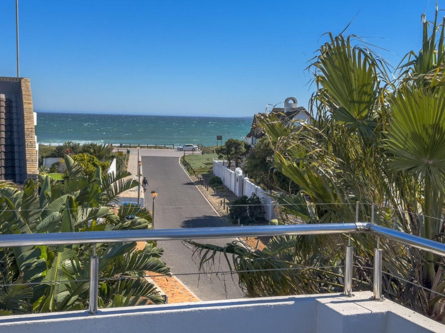5 Bedroom Property for Sale in Sunset Beach Western Cape